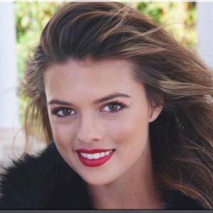 Meet your Posher, Arielle